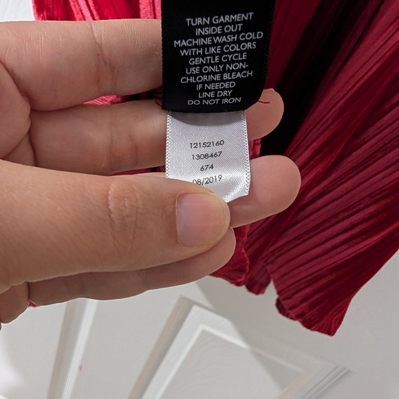 Torrid Jester Red Velvet Pleated Goddess Tank in Size 2 (18/20) - Picture 10 of 11